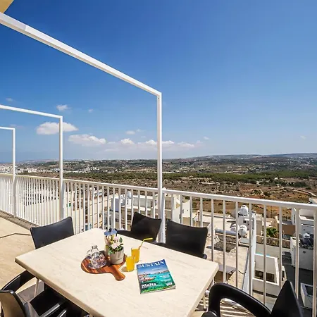 Valley View Penthouse With Hot Tub
